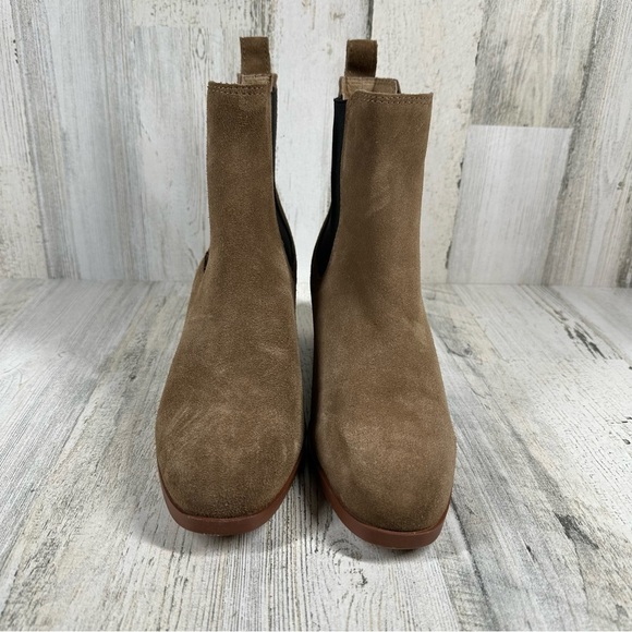 NEW Steve Madden Rhiannon Chelsea Tan Suede Block Heel Ankle Boots #370 - Picture 9 of 12